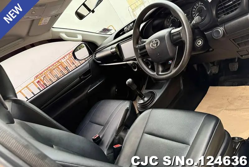 Toyota Hilux in Gray for Sale Image 9