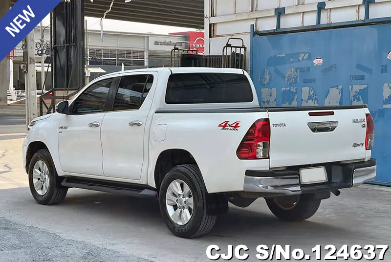 Toyota Hilux in White for Sale Image 1