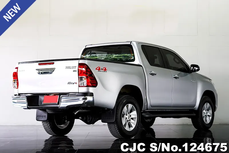 Toyota Hilux in Silver for Sale Image 2