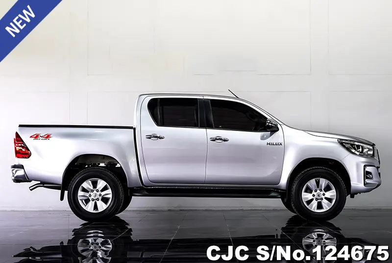 Toyota Hilux in Silver for Sale Image 6