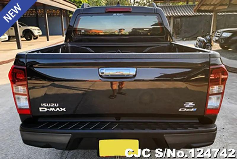 Isuzu D-Max in Black for Sale Image 3