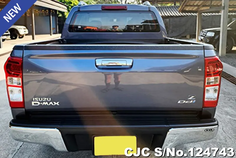 Isuzu D-Max in Gray for Sale Image 3