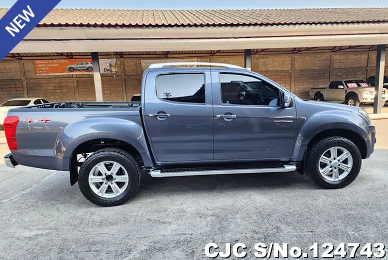 Isuzu D-Max in Gray for Sale Image 4