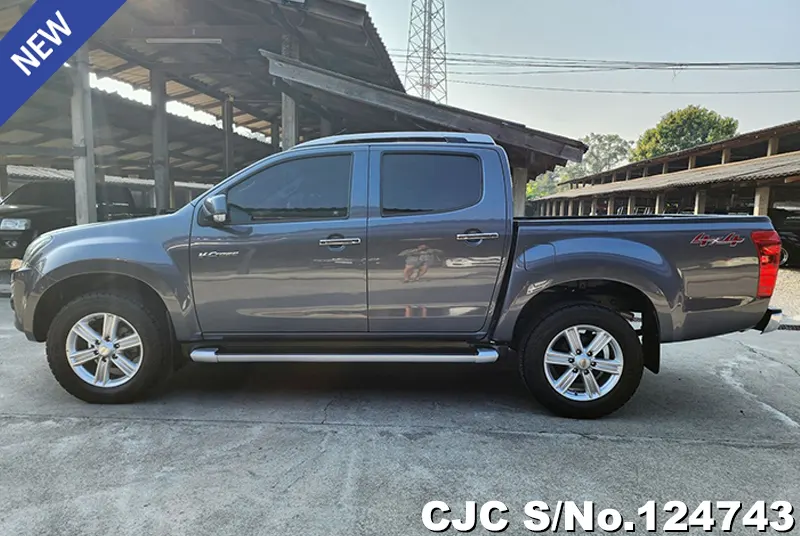 Isuzu D-Max in Gray for Sale Image 5