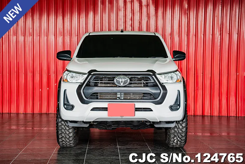 Toyota Hilux in White for Sale Image 1