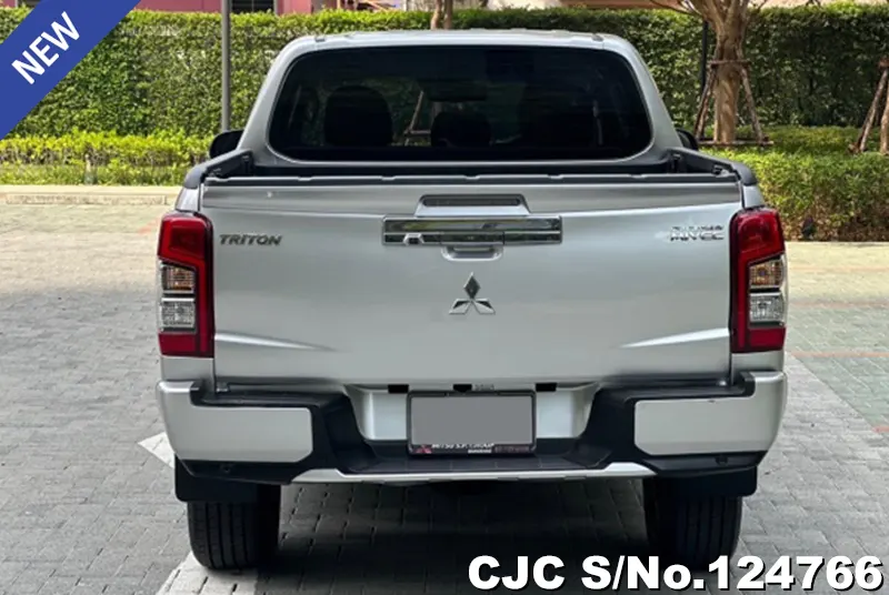 Mitsubishi Triton in Silver for Sale Image 3