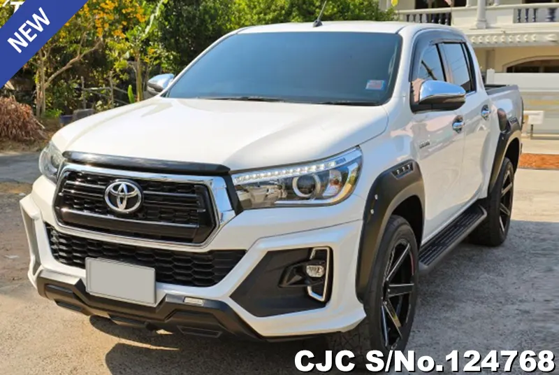 Toyota Hilux in White for Sale Image 3