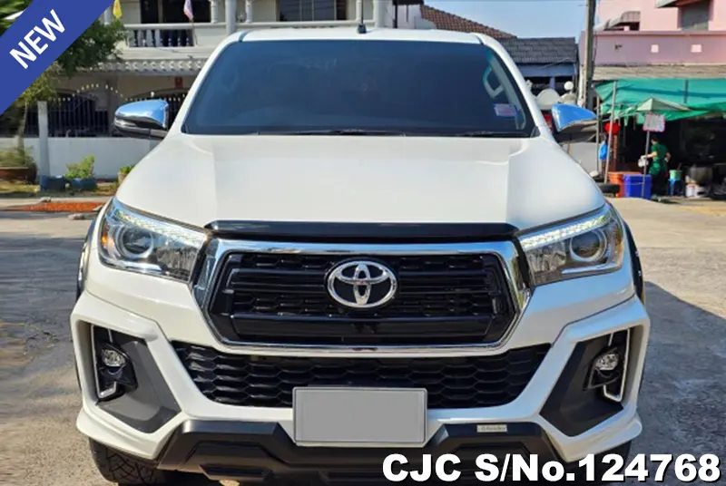 Toyota Hilux in White for Sale Image 4