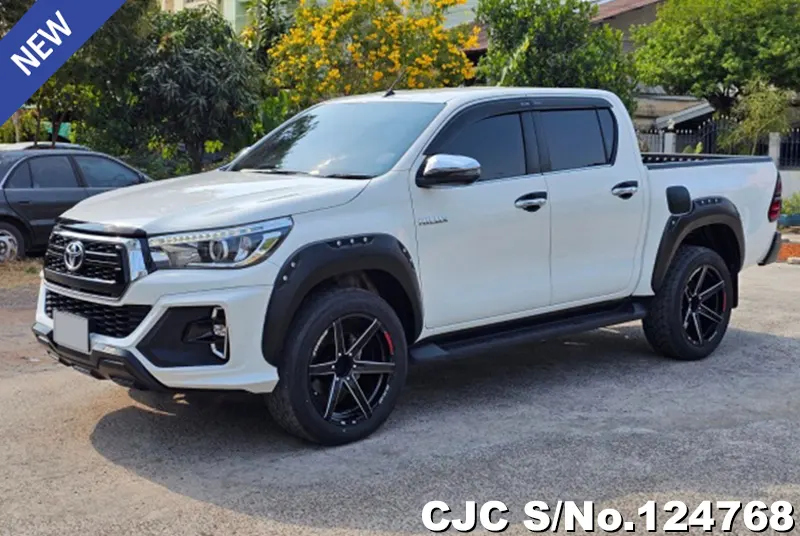 Toyota Hilux in White for Sale Image 6