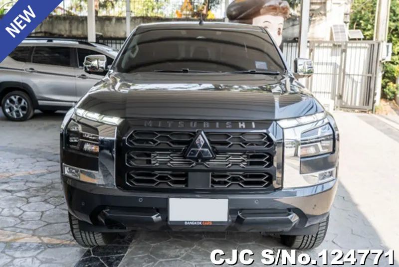 Mitsubishi Triton in Gray for Sale Image 4