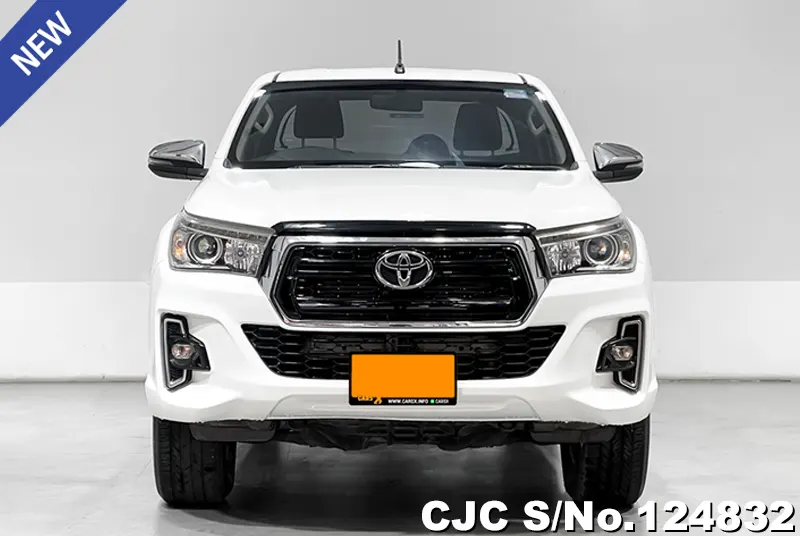 Toyota Hilux in White for Sale Image 2