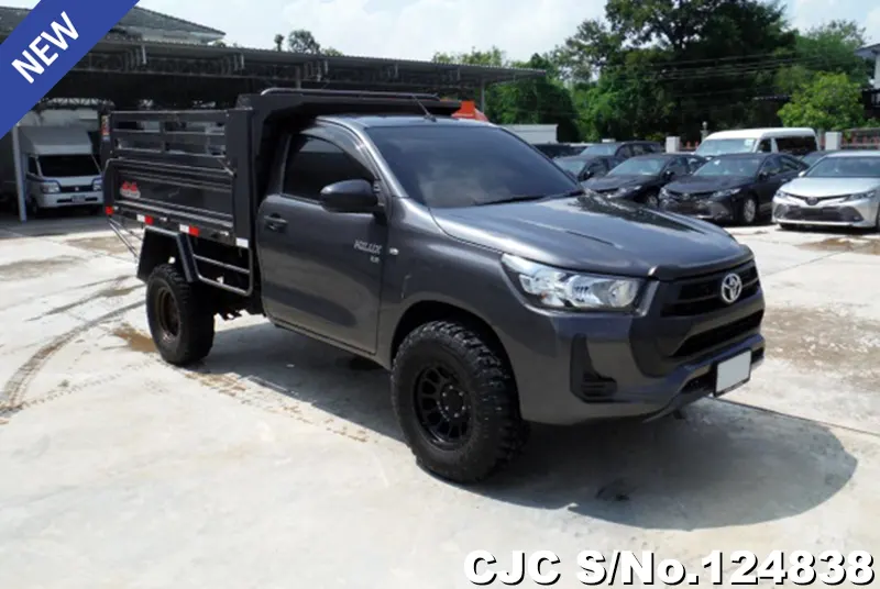 Toyota Hilux in Gray for Sale Image 3