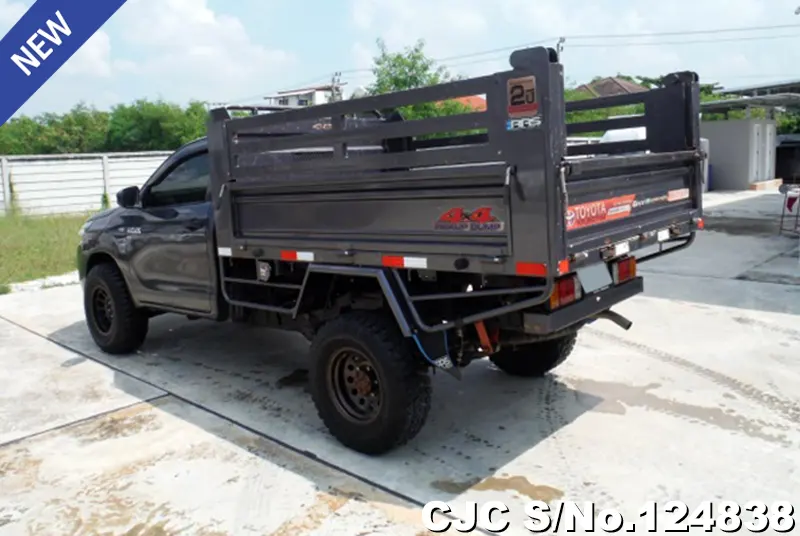 Toyota Hilux in Gray for Sale Image 4