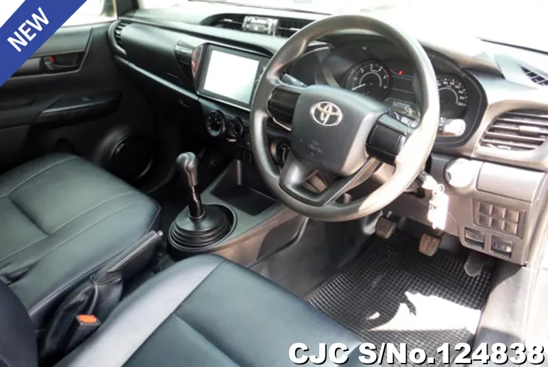 Toyota Hilux in Gray for Sale Image 9