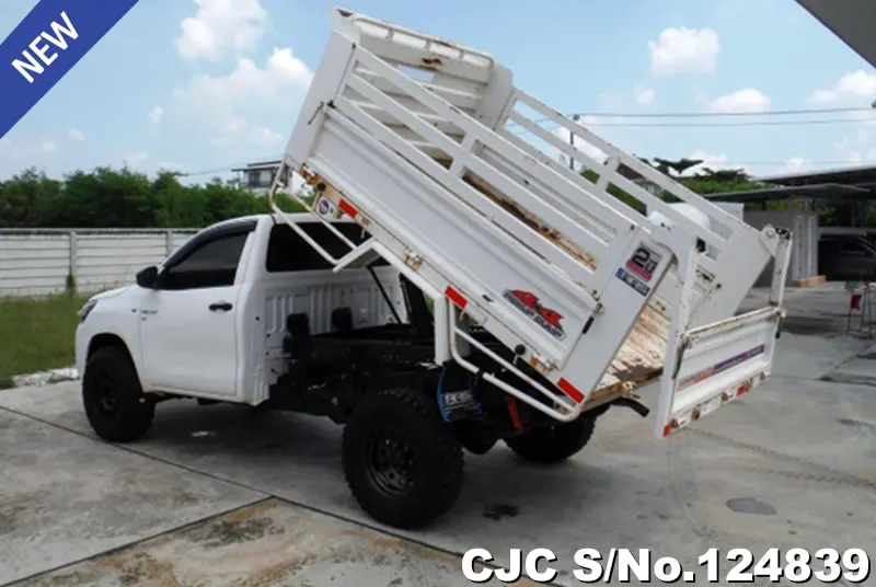 Toyota Hilux in White for Sale Image 1