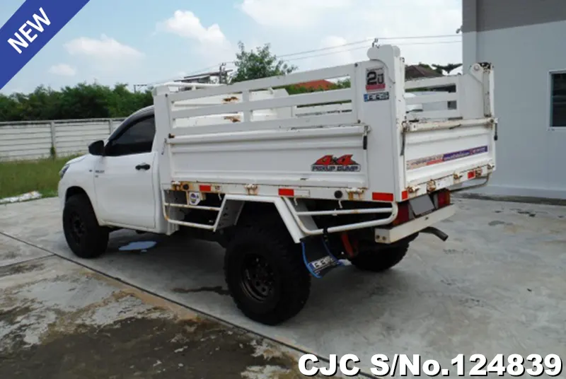 Toyota Hilux in White for Sale Image 3