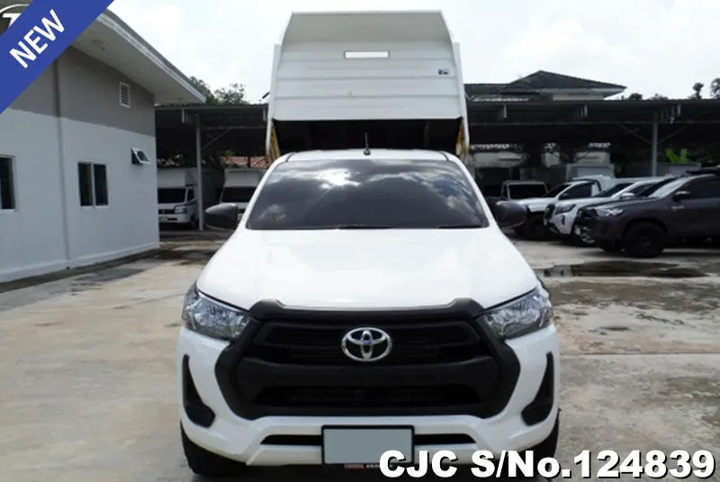 Toyota Hilux in White for Sale Image 4