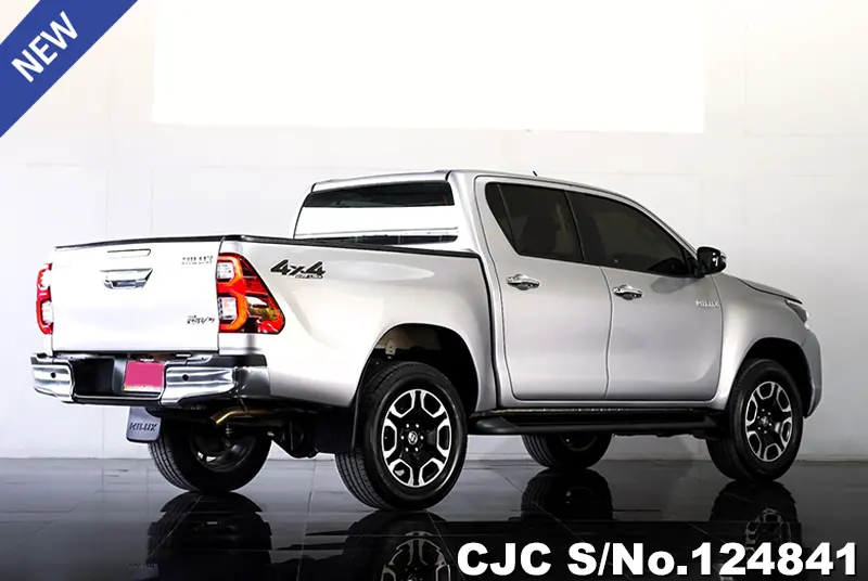 Toyota Hilux in Silver for Sale Image 2