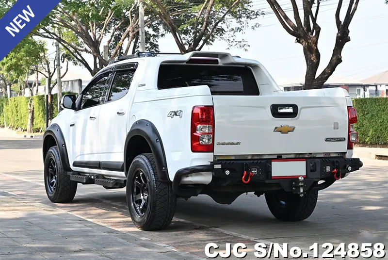 Chevrolet Colorado in White for Sale Image 1