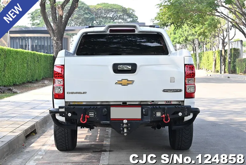 Chevrolet Colorado in White for Sale Image 2