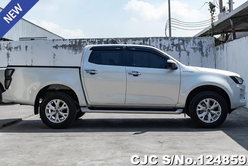 Isuzu D-Max in White for Sale Image 6