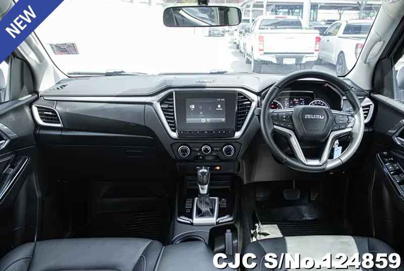 Isuzu D-Max in White for Sale Image 8