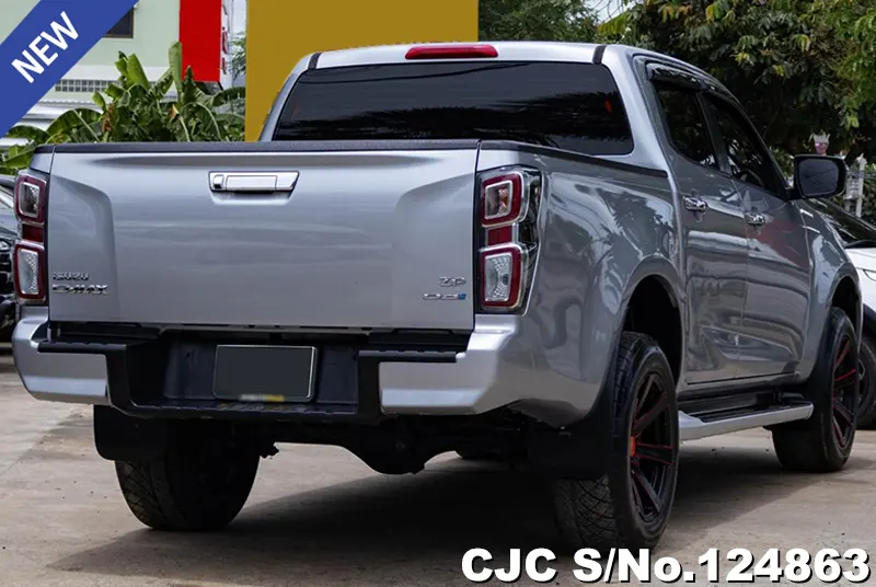 Isuzu D-Max in Silver for Sale Image 2