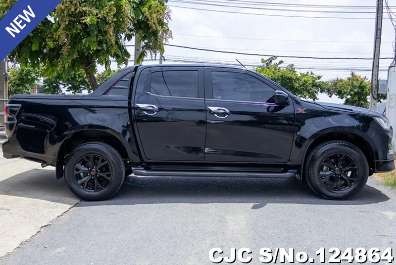 Isuzu D-Max in Black for Sale Image 6