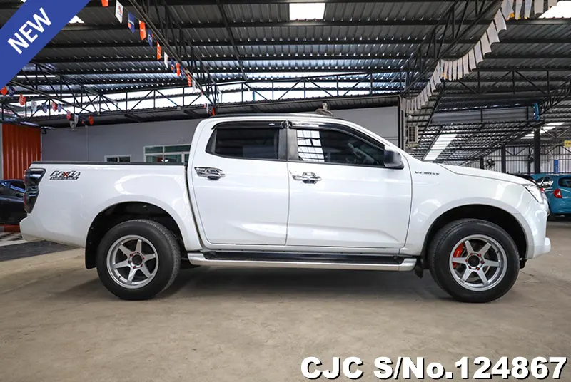 Isuzu D-Max in White for Sale Image 6