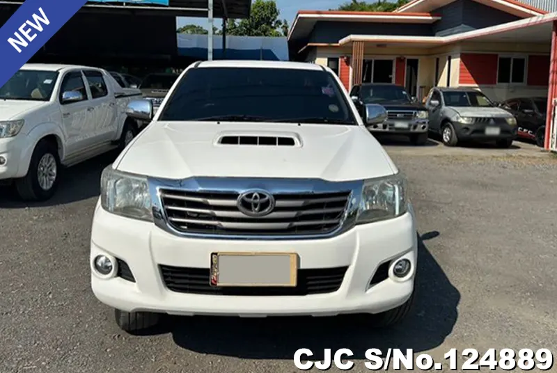 Toyota Hilux in White for Sale Image 4