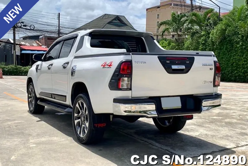 Toyota Hilux in White for Sale Image 1