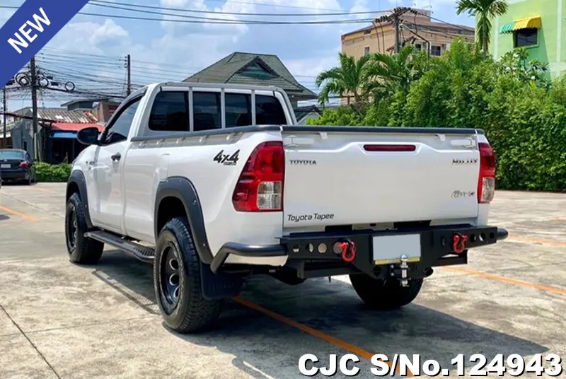 Toyota Hilux in White for Sale Image 1