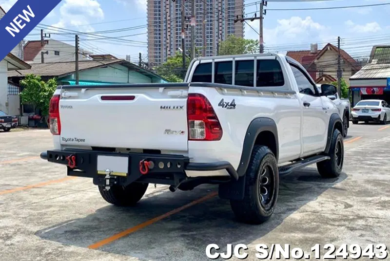 Toyota Hilux in White for Sale Image 2