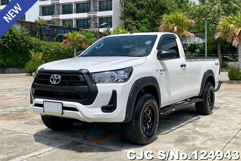 Toyota Hilux in White for Sale Image 3