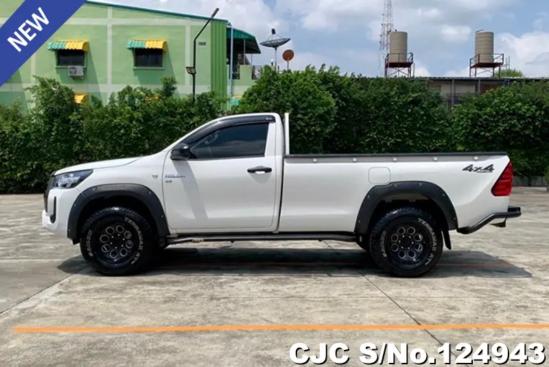 Toyota Hilux in White for Sale Image 6