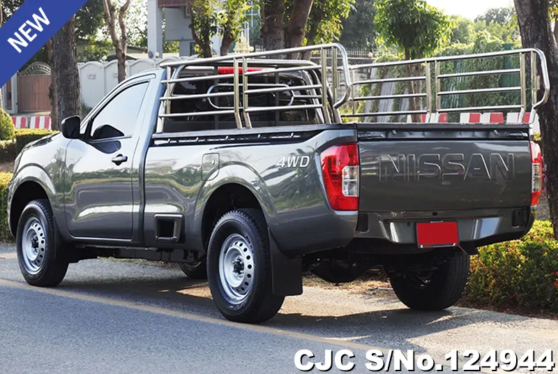 Nissan Navara in Gray for Sale Image 1