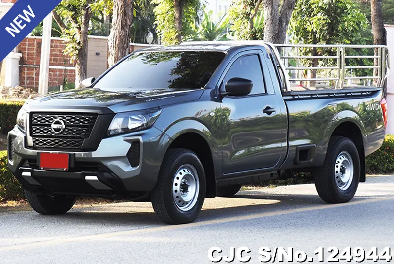 Nissan Navara in Gray for Sale Image 3