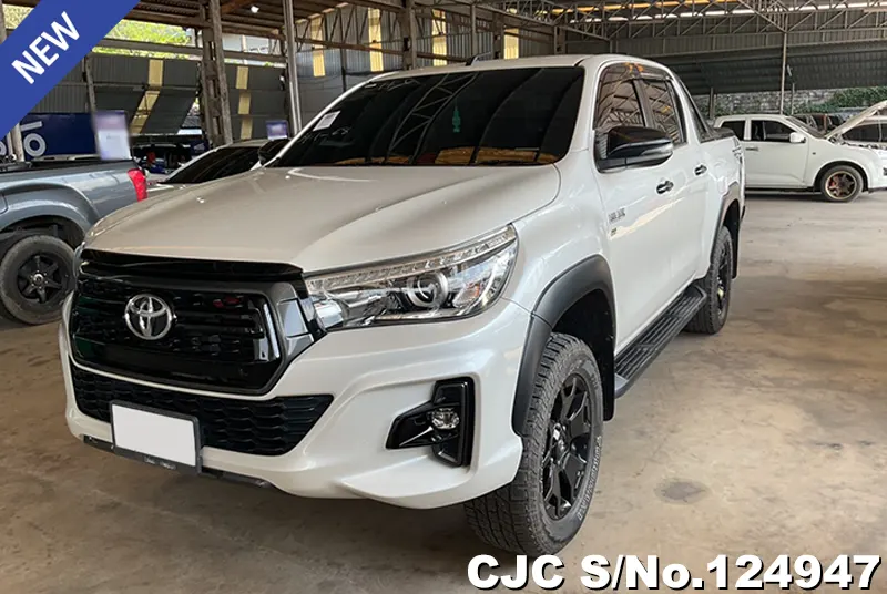 Toyota Hilux in White for Sale Image 3