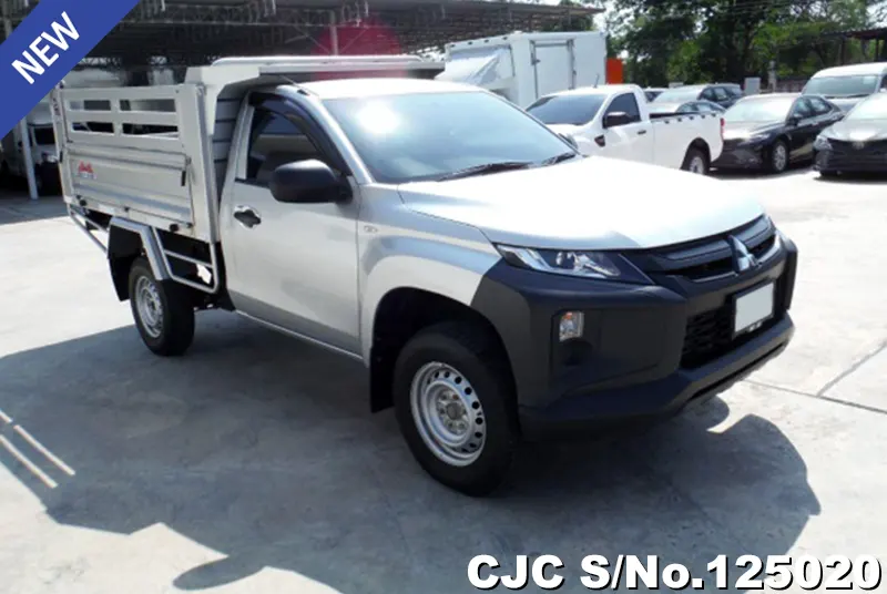 Mitsubishi Triton in Silver for Sale Image 3