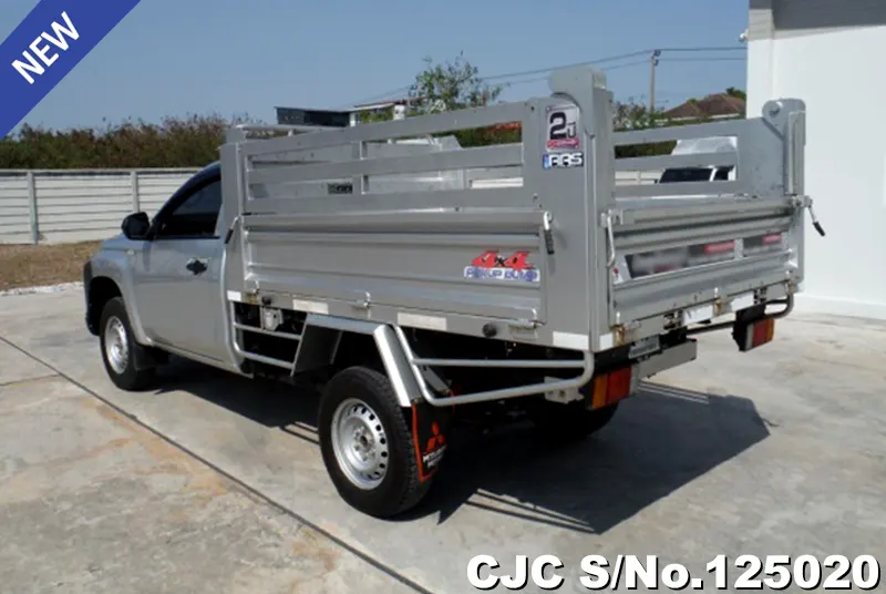 Mitsubishi Triton in Silver for Sale Image 4