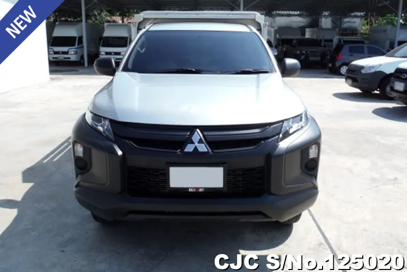 Mitsubishi Triton in Silver for Sale Image 5