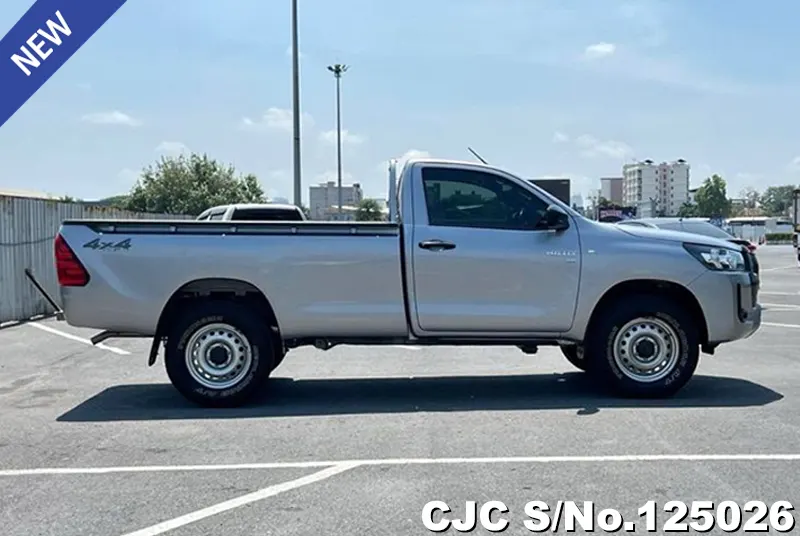 Toyota Hilux in Silver for Sale Image 5