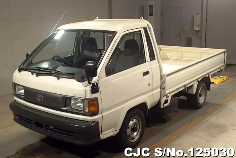 Toyota Townace in White for Sale Image 3