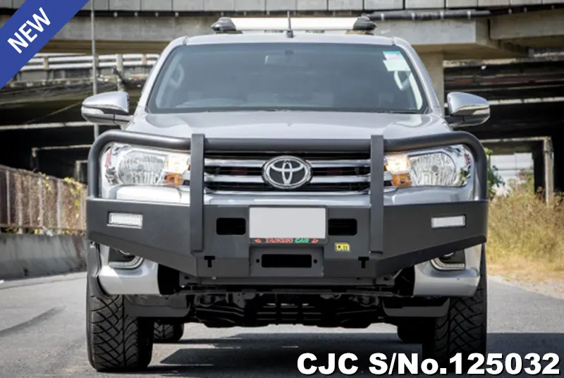 Toyota Hilux in Silver for Sale Image 4