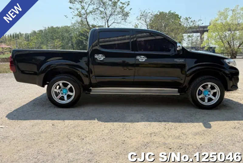 Toyota Hilux in Black for Sale Image 4