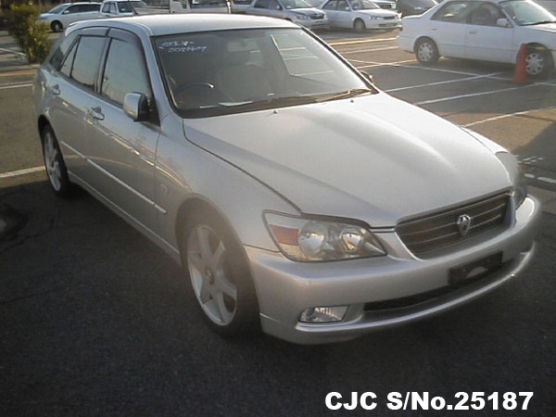 2001 Toyota / Altezza Stock No. 25187