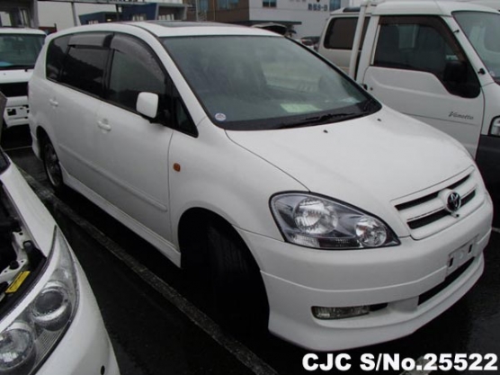 2001 Toyota / Ipsum Stock No. 25522