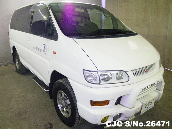 Mitsubishi delica 2000 года