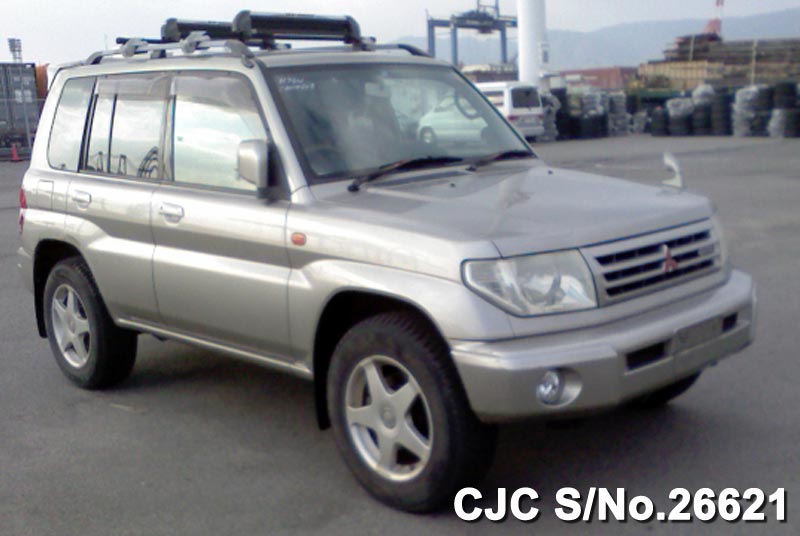 Mitsubishi pajero io 2000