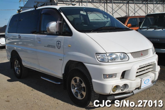 Mitsubishi delica 2000 года